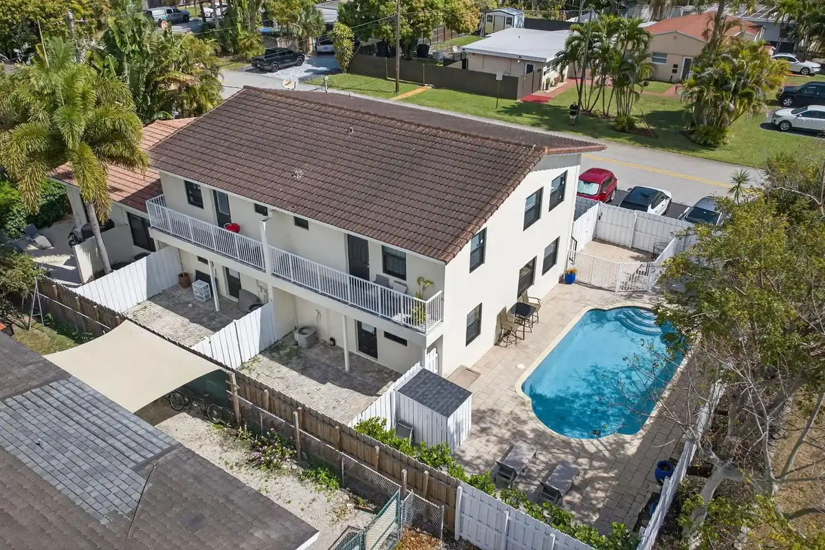 1501 NE 7th Ave #1, Fort Lauderdale: photo 1 of 16