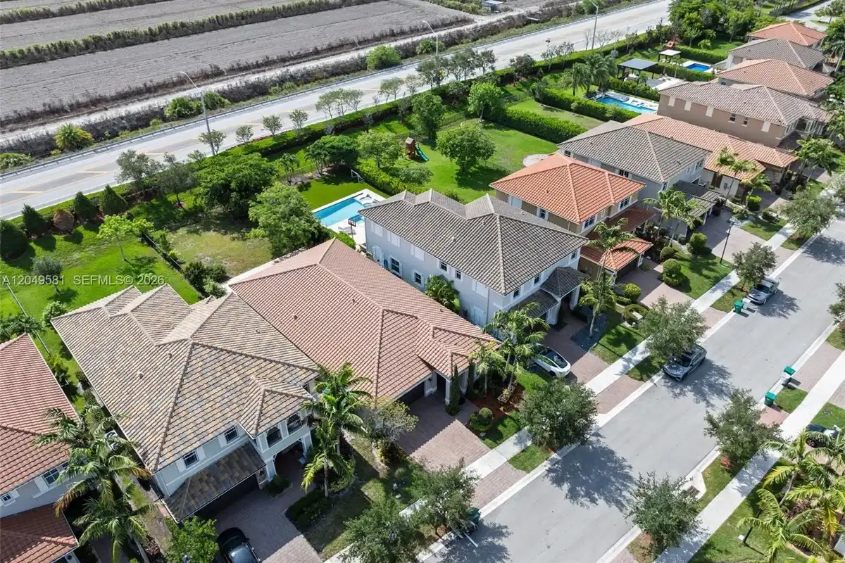 8530 Miralago Way, Parkland: photo 1 of 45
