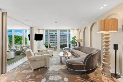 100 Sunrise Ave #418, Palm Beach: photo 1 of 26