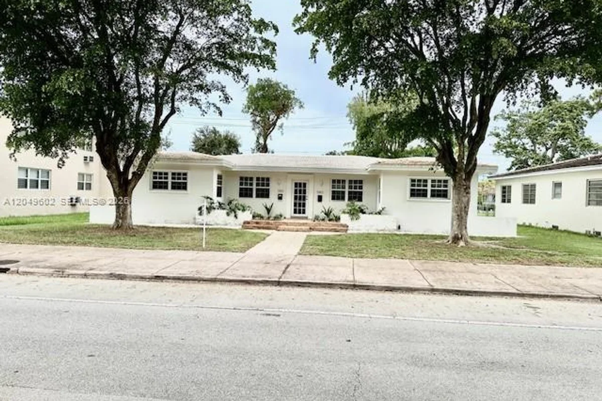 3801 Ponce De Leon Blvd #3803, Coral Gables: photo 1 of 31