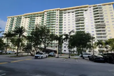 19390 Collins Ave #220, Sunny Isles Beach: photo 1 of 30