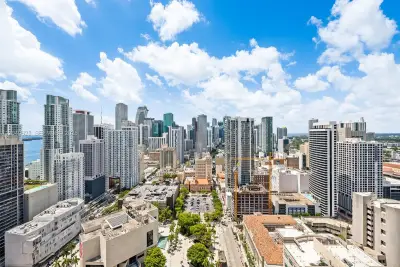 121 NE 5th St #3703, Miami: photo 1 of 63