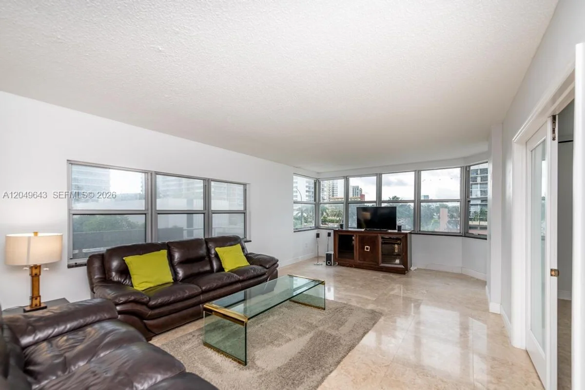 1985 S Ocean Dr #2Q, Hallandale Beach: photo 1 of 50