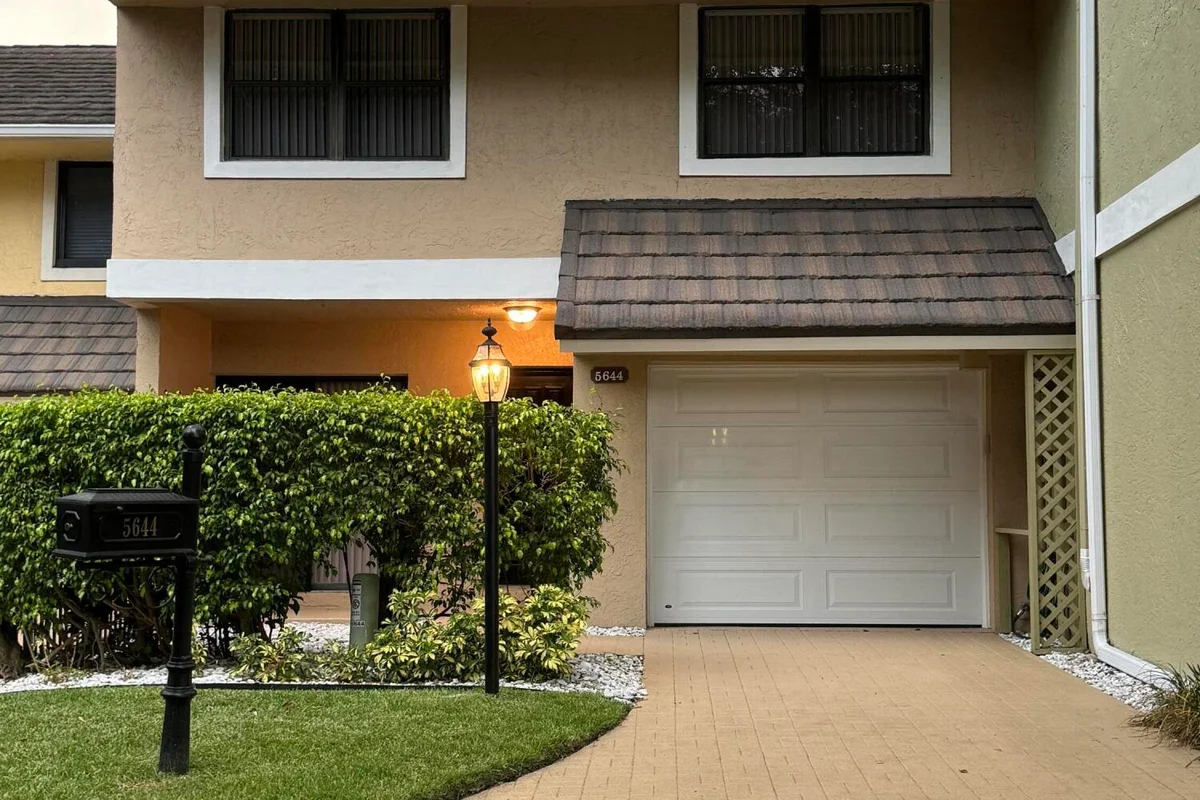 5644 Santiago Cir, Boca Raton: photo 1 of 22
