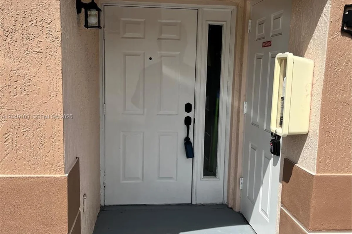 1261 SE 27th St #104, Homestead: photo 1 of 19