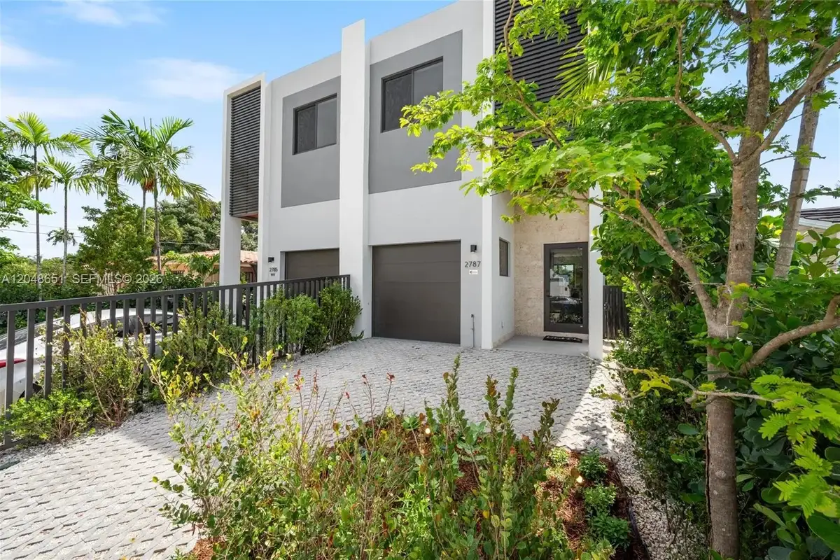 2787 SW 34th Ave, Miami: photo 1 of 29