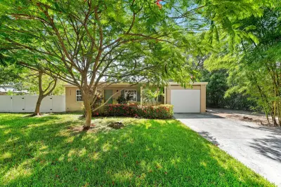 1638 NE 3rd Ave, Delray Beach: photo 1 of 58