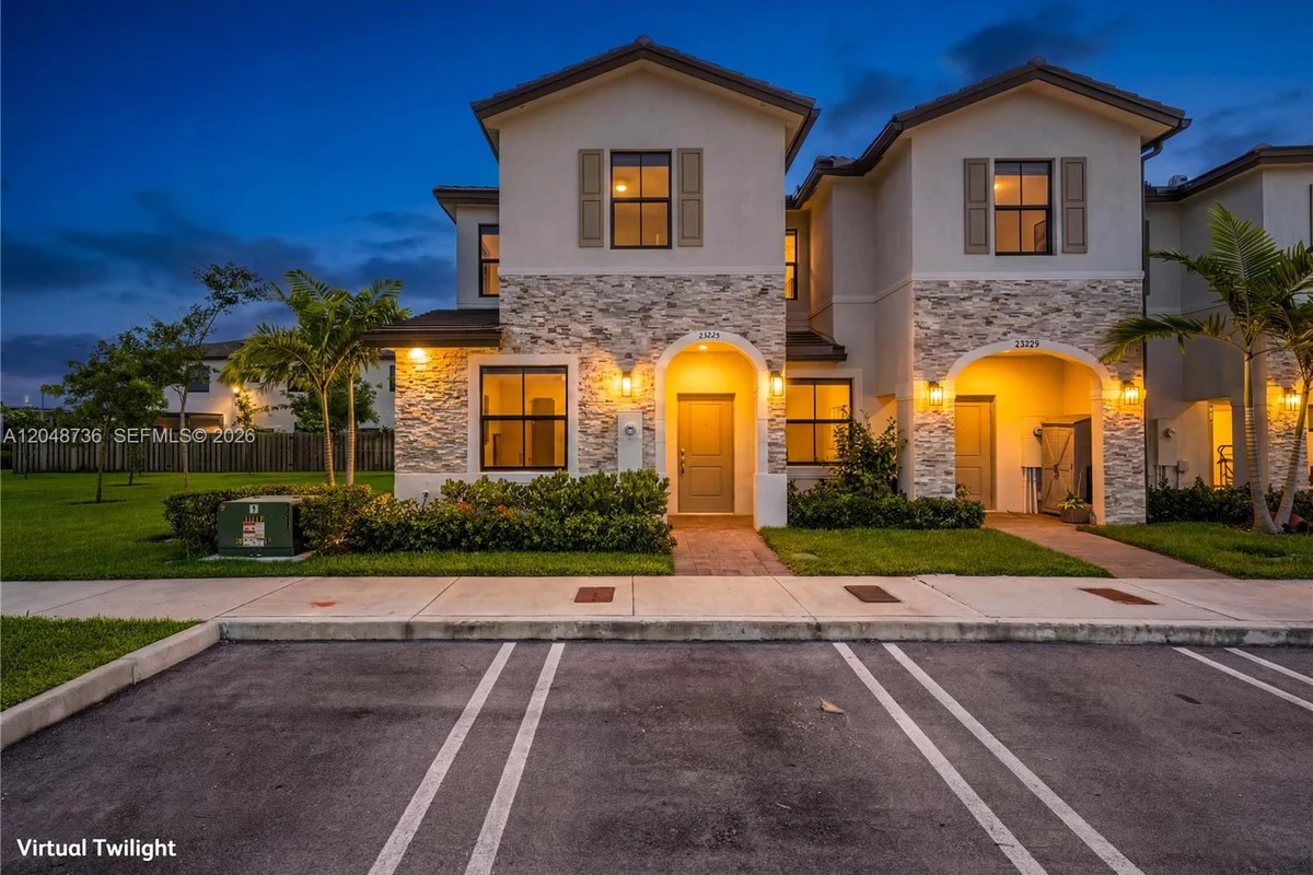 23225 SW 128th Ave, Miami: photo 1 of 50