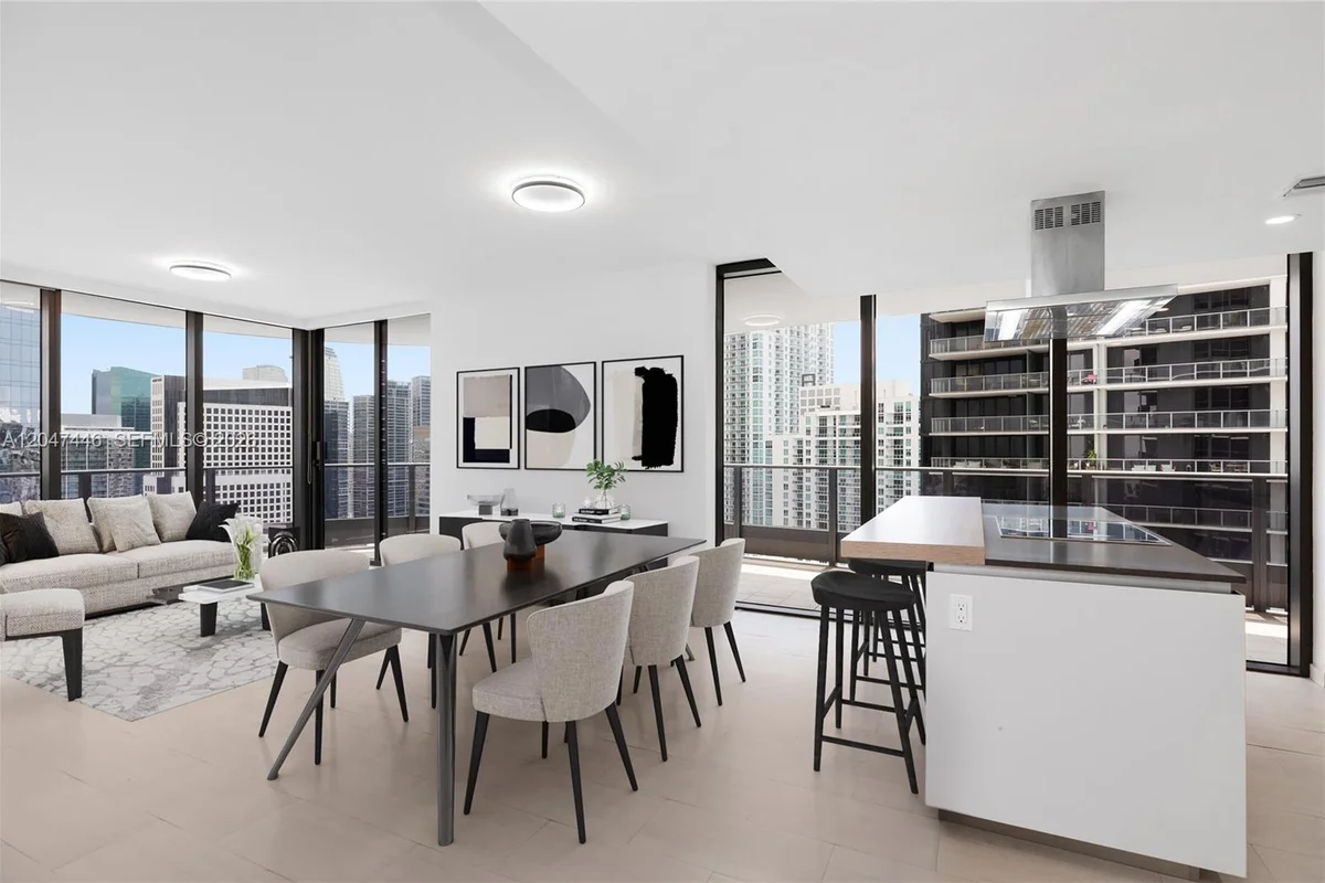 1000 Brickell Plz #4015, Miami: photo 1 of 56