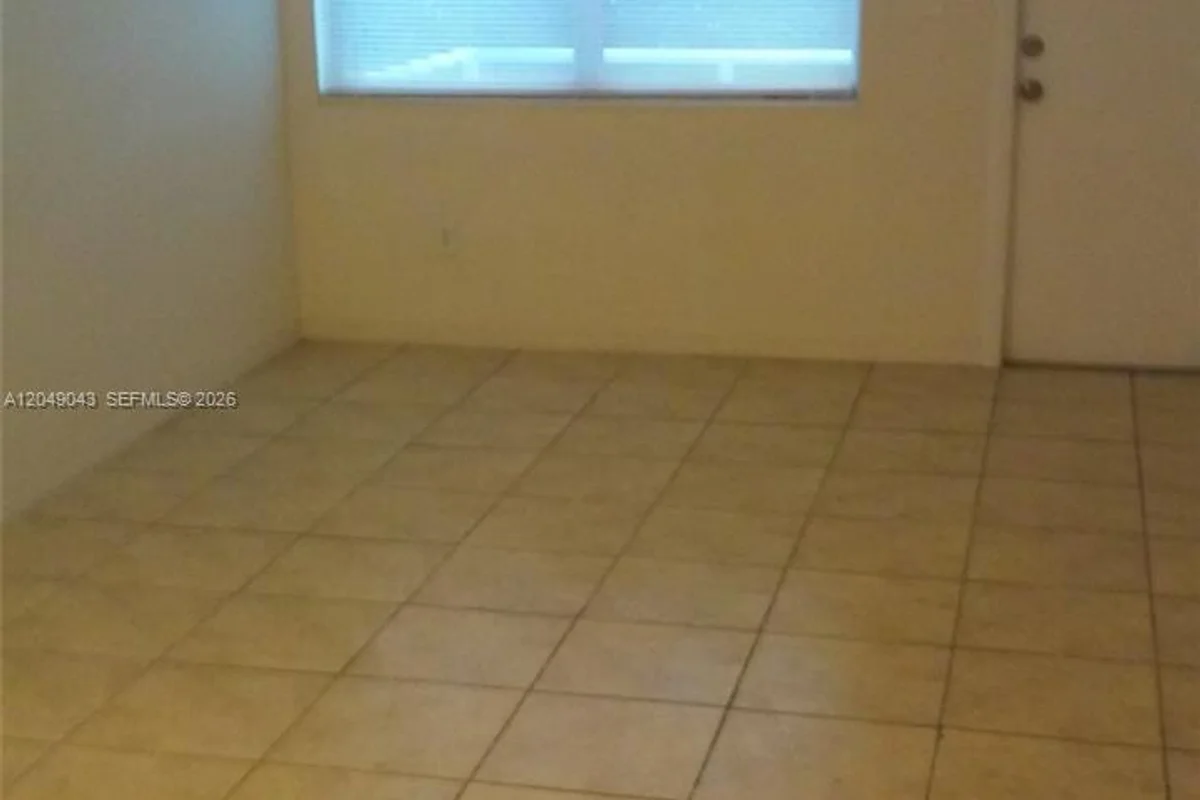 13215 NE 6th Ave #103, North Miami: photo 1 of 10