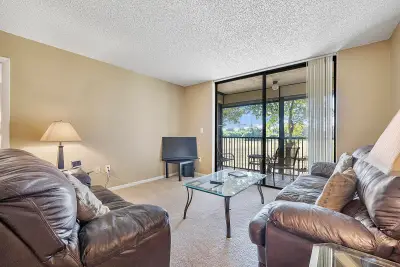 5530 NW 44th St #216c, Lauderhill: photo 1 of 31