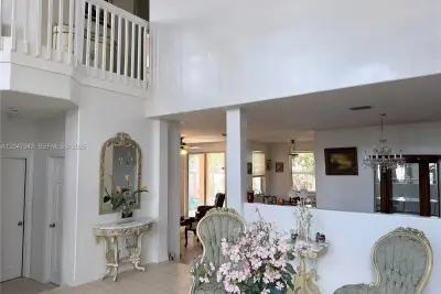 10824 NW 51st Ln, Doral: photo 1 of 25