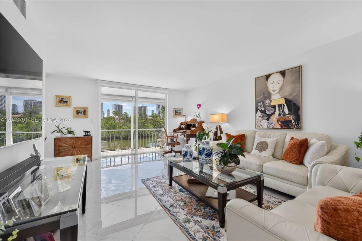 2930 Point East Dr #E201, Aventura: photo 1 of 24