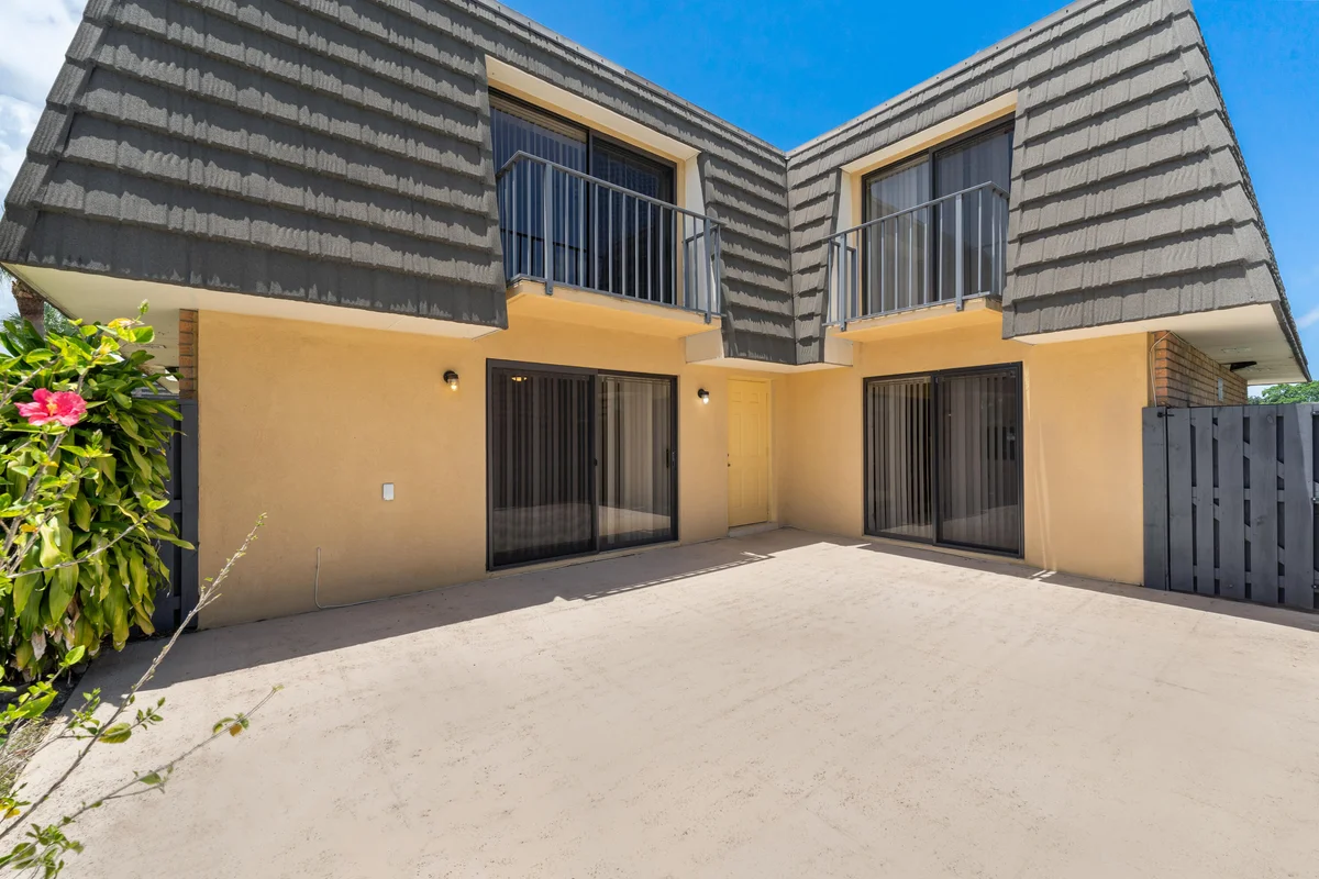 915 9th Way, West Palm Beach: photo 1 of 26