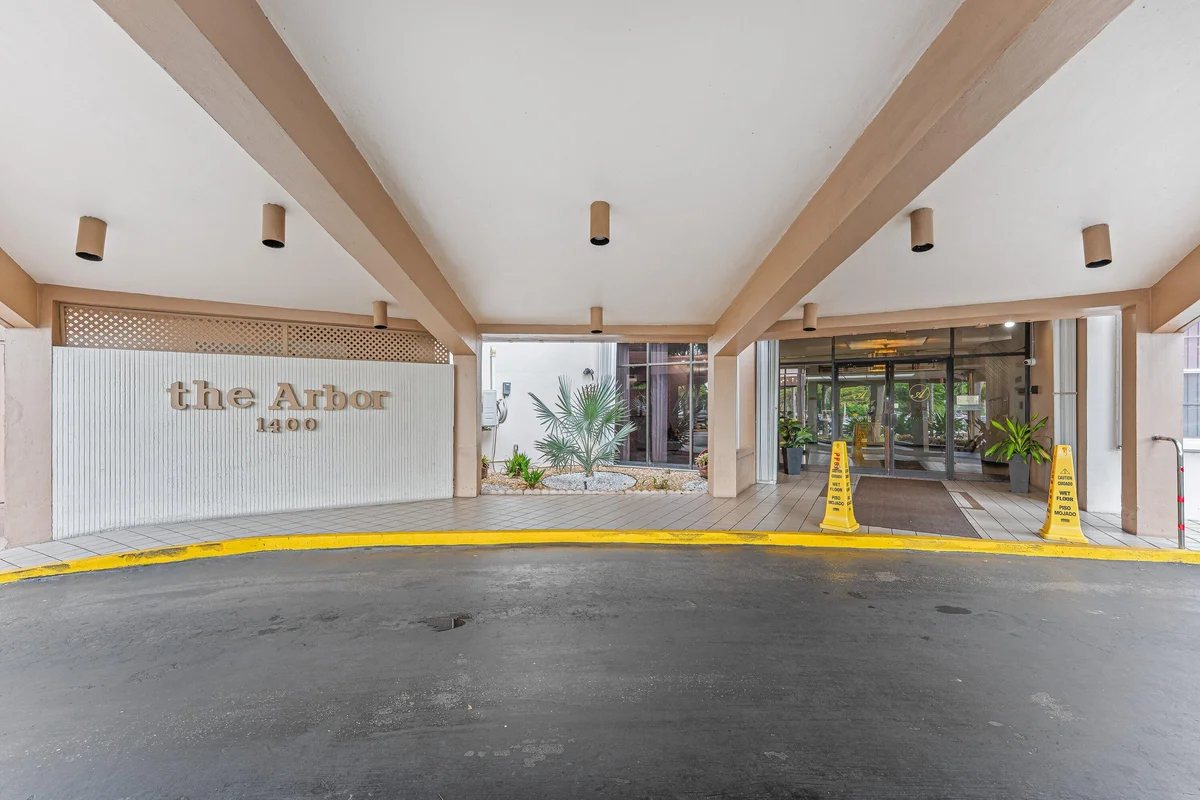 1400 Saint Charles Pl #616, Pembroke Pines: photo 1 of 27