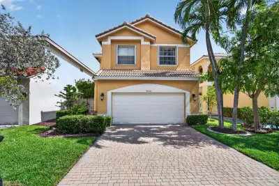 9736 NW 1st Manor, Coral Springs: photo 1 of 57