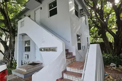 822 SW 31st Ave, Miami: photo 1 of 14
