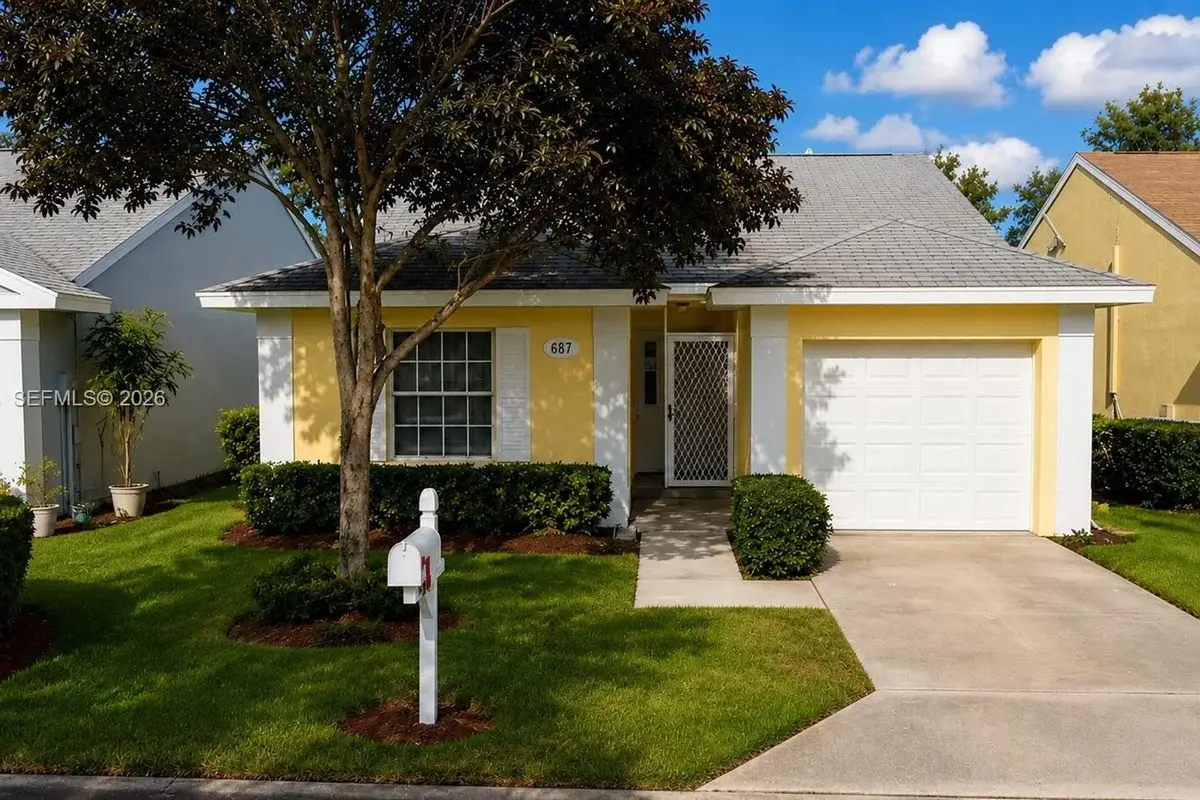 687 SE 22nd Dr, Homestead: photo 1 of 25