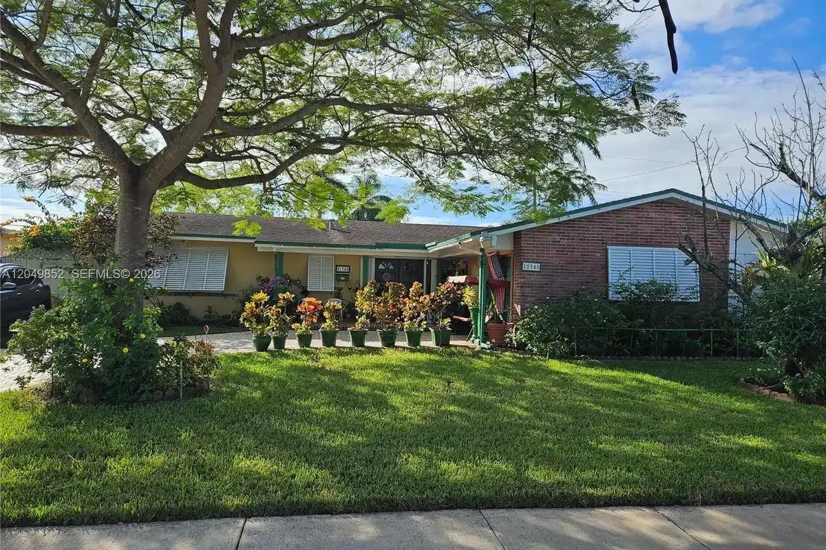 12340 SW 41st St #1, Miami: photo 1 of 6