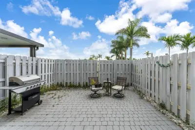1461 SE 26th Rd, Homestead: photo 1 of 33