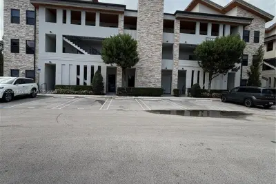 8195 NW 104th Ave #22, Doral: photo 1 of 26