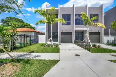 2889 SW 35 Ave #2887, Miami: photo 1 of 61
