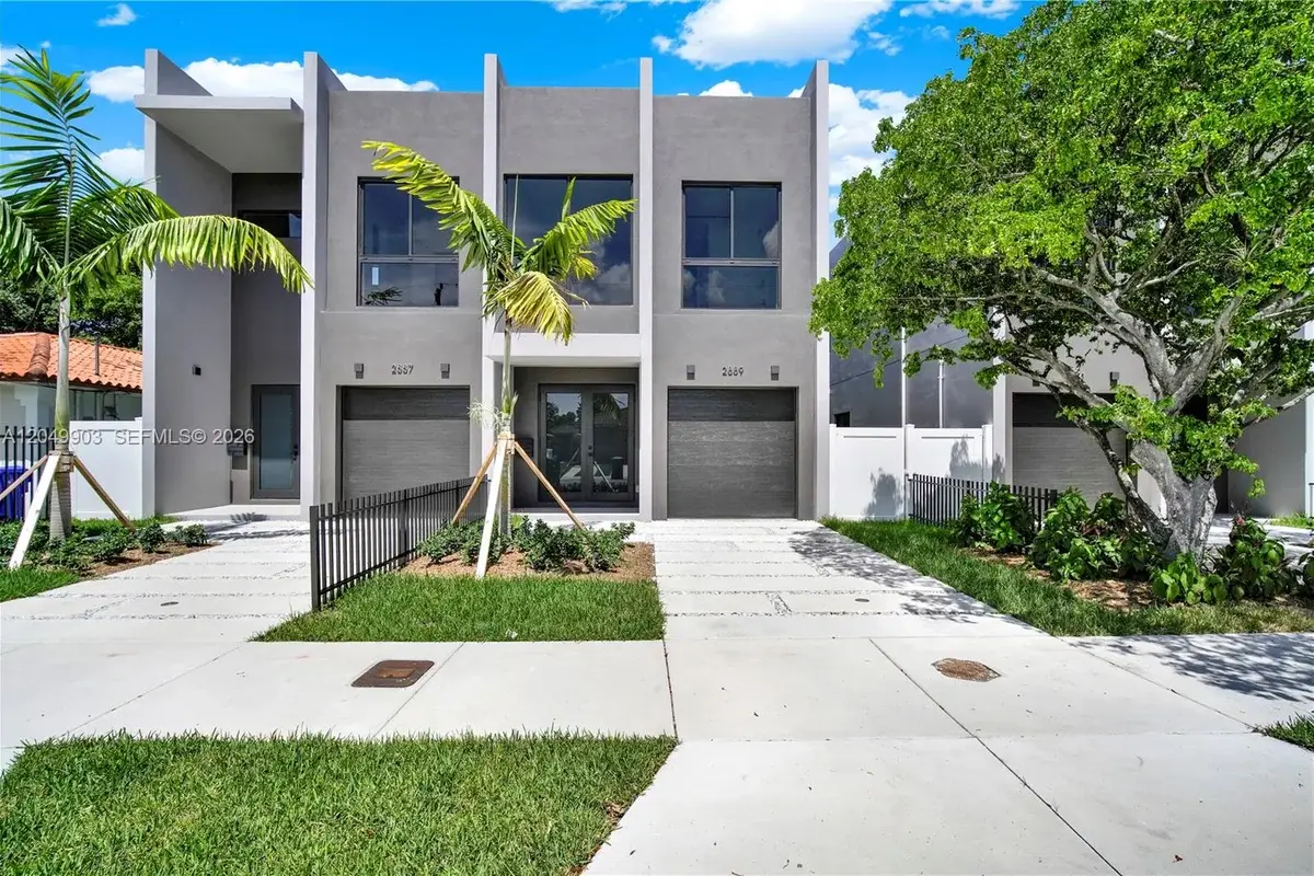 2889 SW 35th Ave, Miami: photo 1 of 56