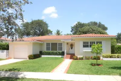 333 NE 102nd St, Miami Shores: photo 1 of 19