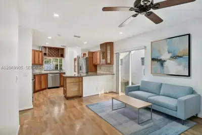 1485 Seabay Rd, Weston: photo 1 of 29