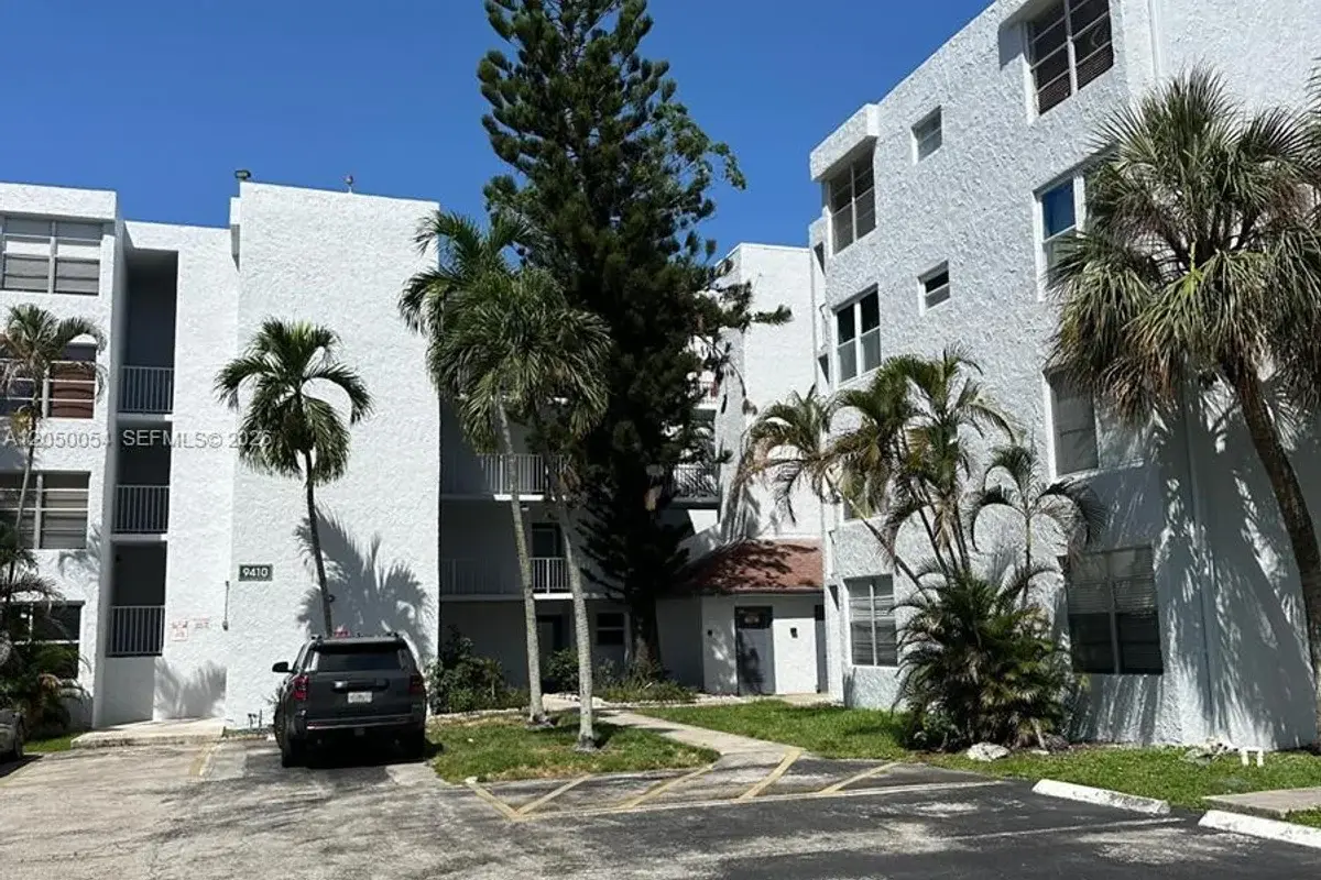 9410 Live Oak Pl #305, Davie: photo 1 of 26