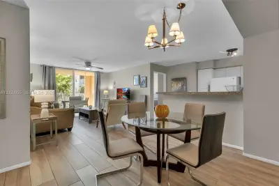 19555 E Country Club Dr #8405, Aventura: photo 1 of 3