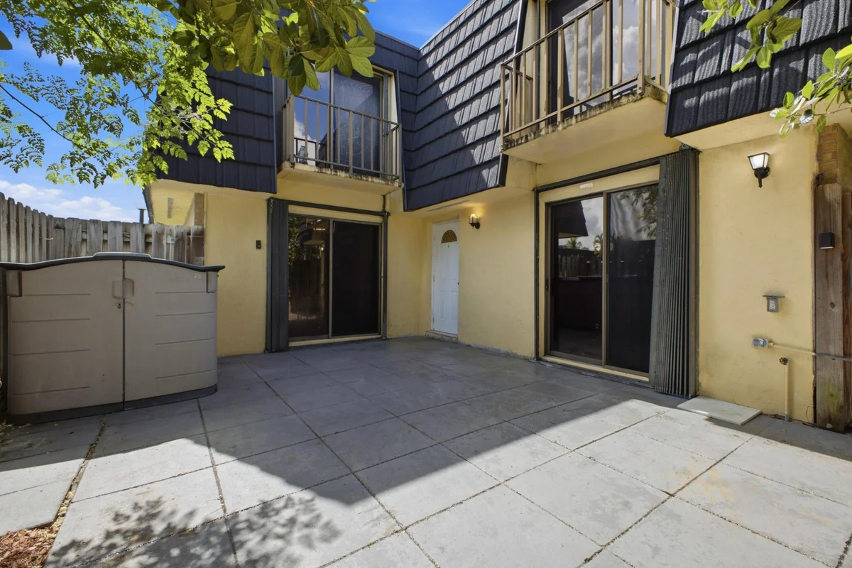 105 Woodland Rd, Palm Springs: photo 1 of 44