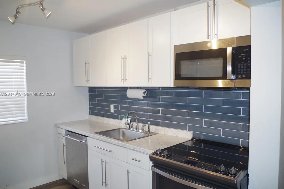5465 N Andrews Ave, Oakland Park: photo 1 of 27