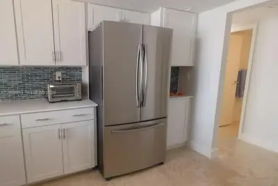 1000 Parkview Dr #125, Hallandale Beach: photo 1 of 56