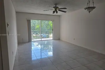 2800 NW 56th Ave #G301, Lauderhill: photo 1 of 16