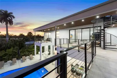 1276 NE 93rd St, Miami Shores: photo 1 of 90