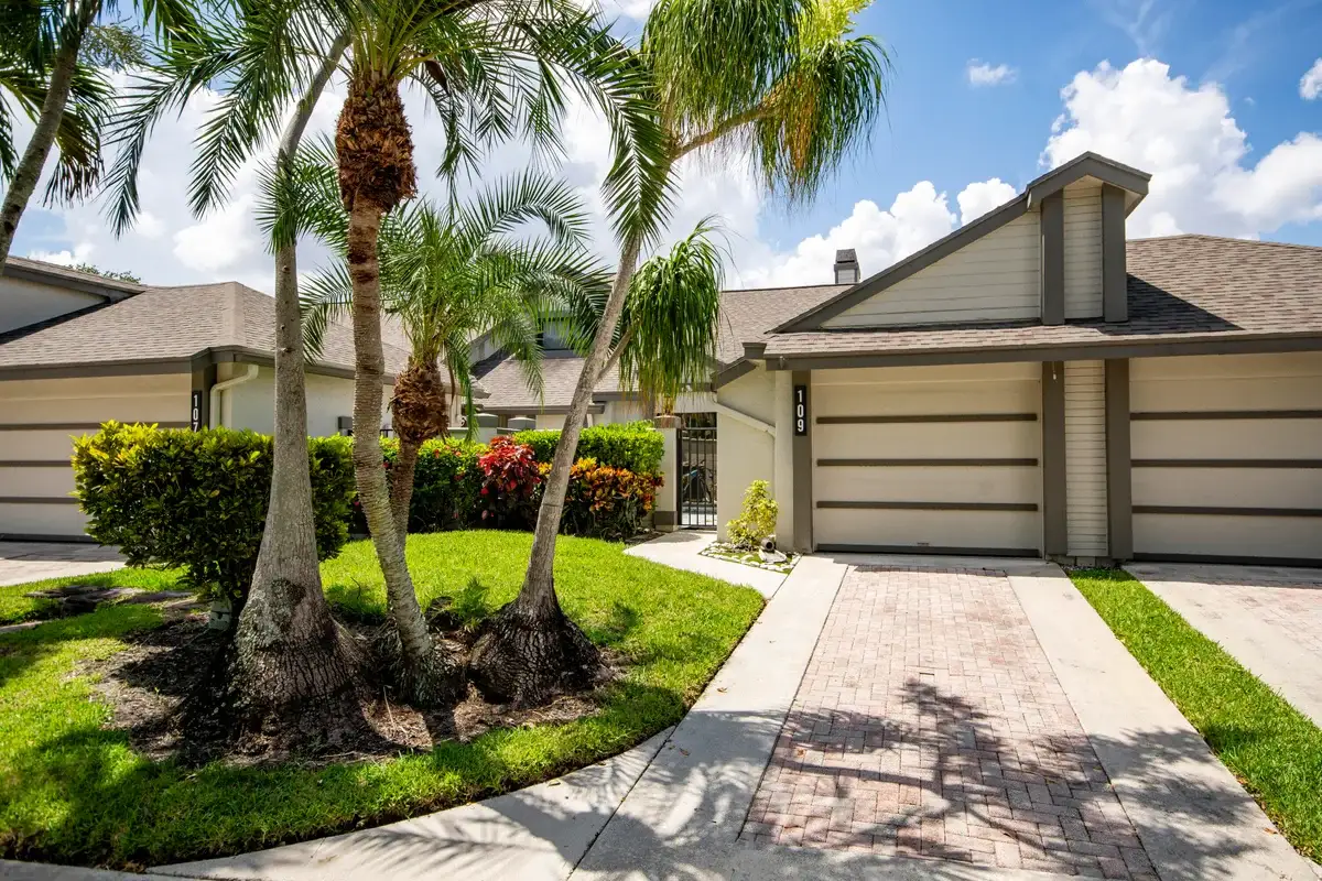 109 Landings Blvd, West Palm Beach: photo 1 of 27