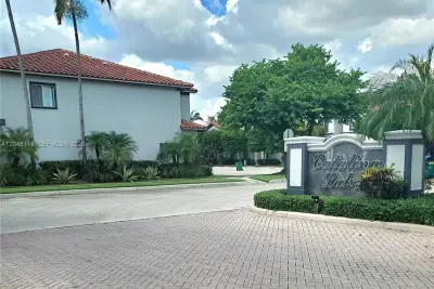 7834 Catalina Cir, Tamarac: photo 1 of 21