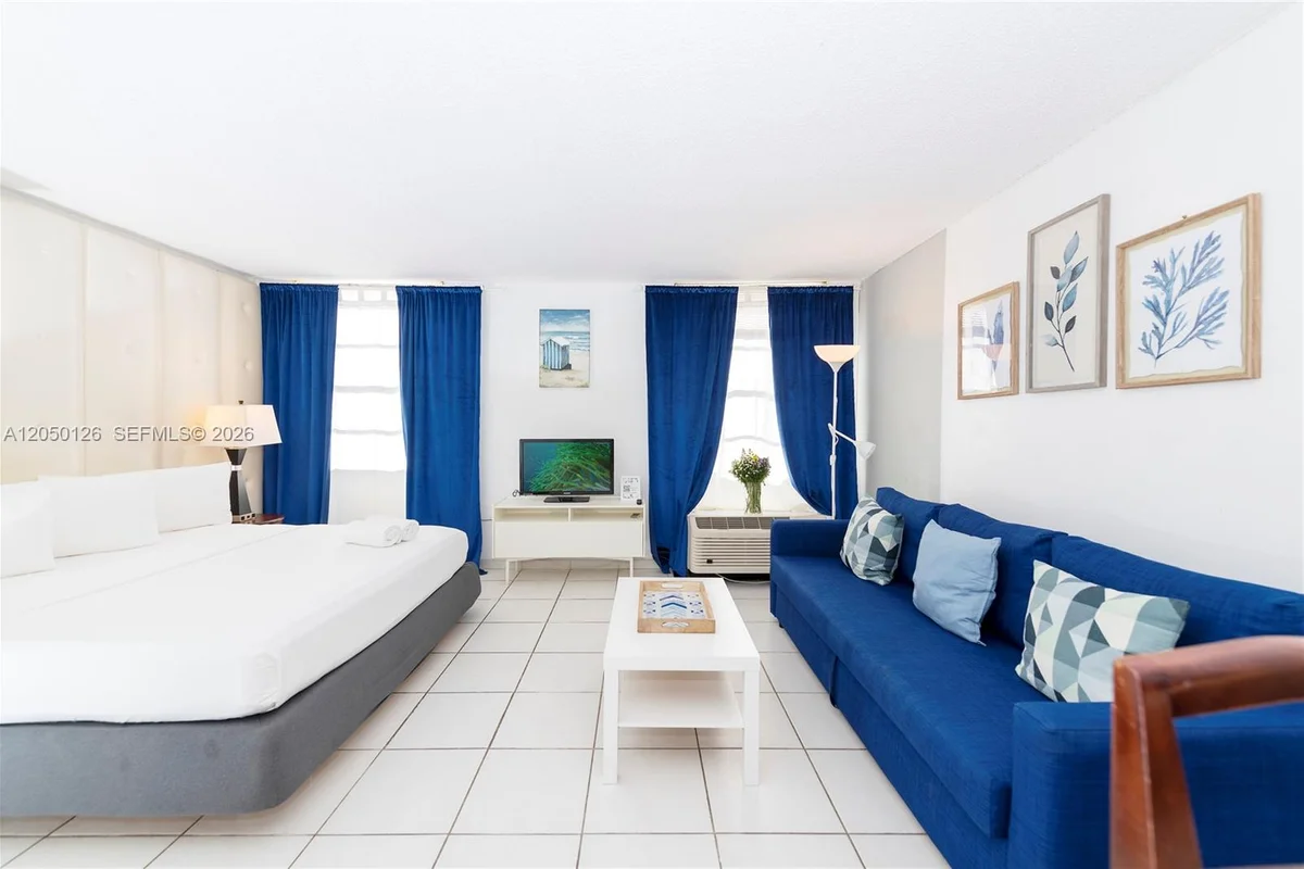 710 Washington Ave #414, Miami Beach: photo 1 of 5