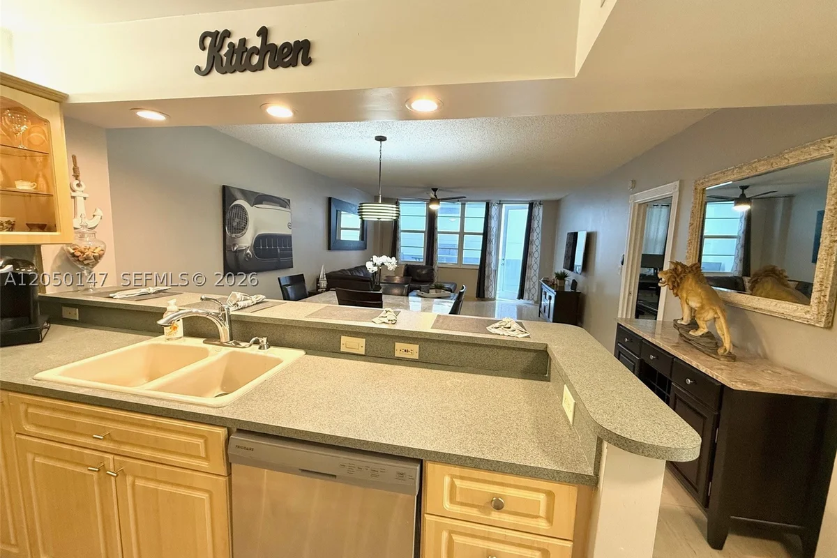 3725 S Ocean Dr #605, Hollywood: photo 1 of 21