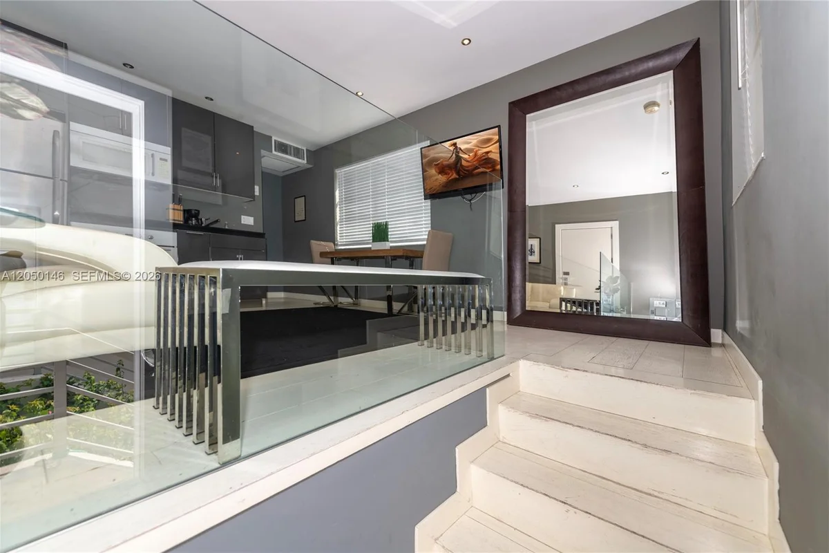 550 Michigan Ave #2, Miami Beach: photo 1 of 7