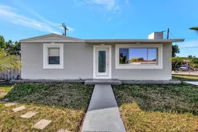 1008 Elm Rd #1, West Palm Beach: photo 1 of 13