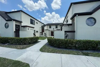 11318 Taft St, Pembroke Pines: photo 1 of 34