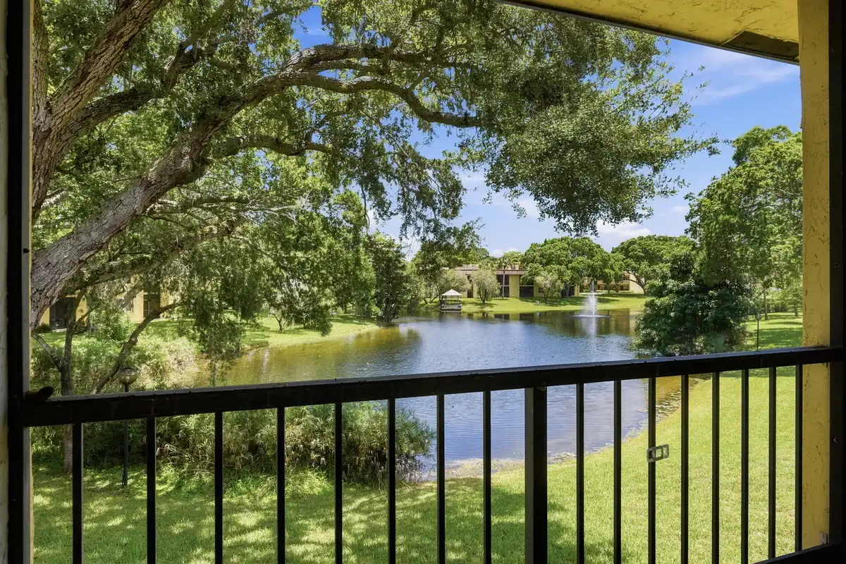 824 SW 9th Street Cir #201, Boca Raton: photo 1 of 22