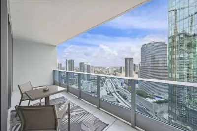 200 Biscayne Blvd Way #3909, Miami: photo 1 of 31