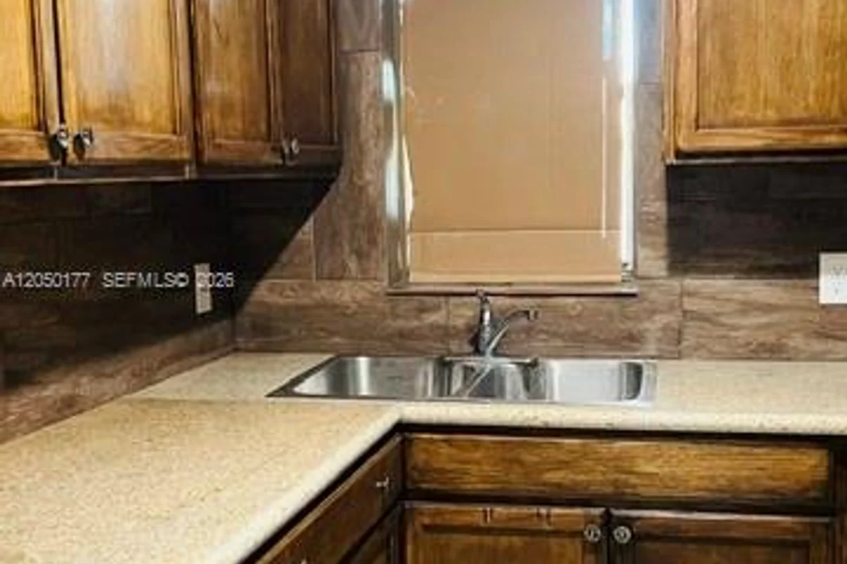 4160 NW 21st St #242-B, Lauderhill: photo 1 of 11