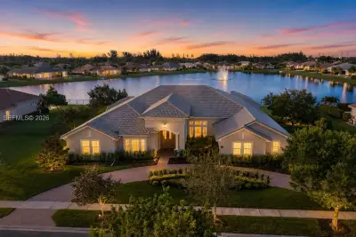 5301 S Sterling Ranch Cir, Davie: photo 1 of 60