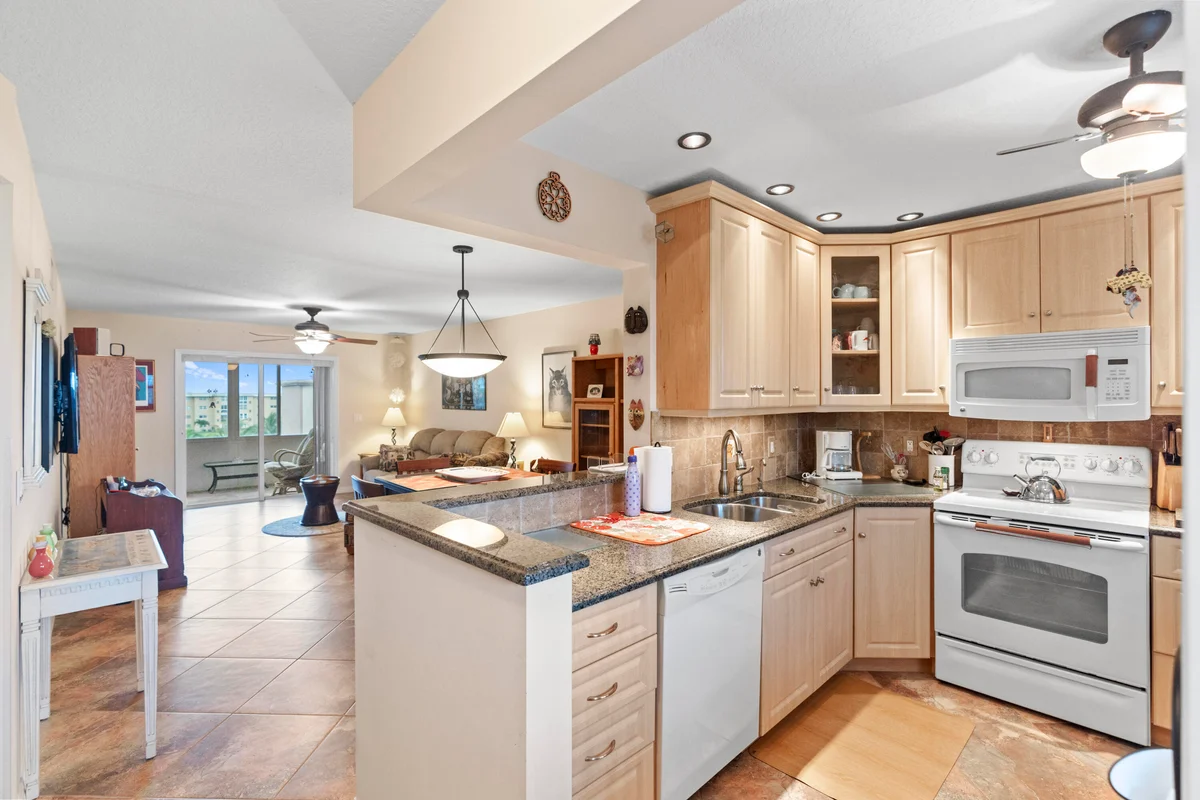 2615 NE 1st Ct #403, Boynton Beach: photo 1 of 38