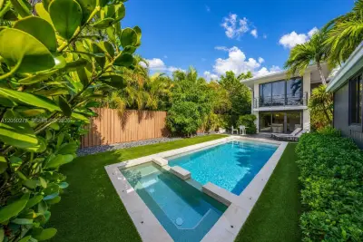 1548 Biarritz Dr, Miami Beach: photo 1 of 38
