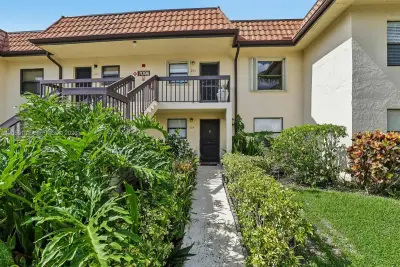 7094 Golf Colony Ct #104, Lake Worth: photo 1 of 22